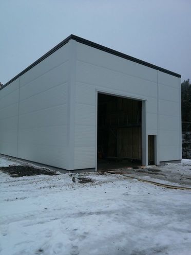 Liten stålhall