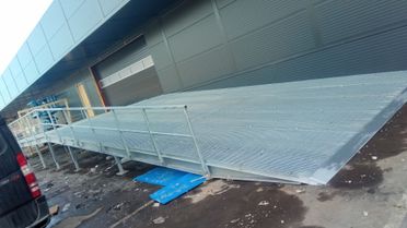 Rampe utenfor hall